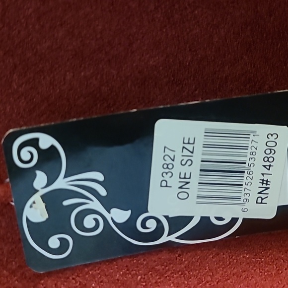 Chic Burgundy Poncho with Fringe - Picture 3 of 8